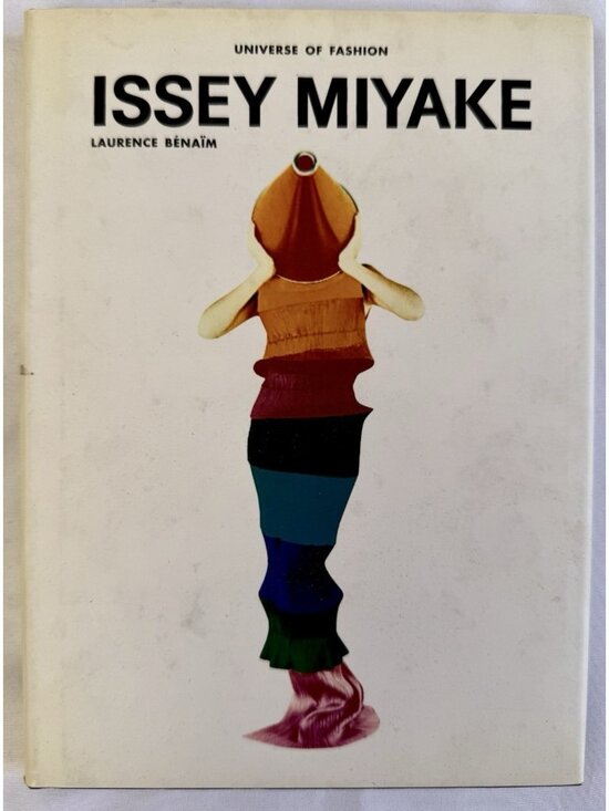 Other - Universe of Fashion - Issey Miyake by Laurence Benaim